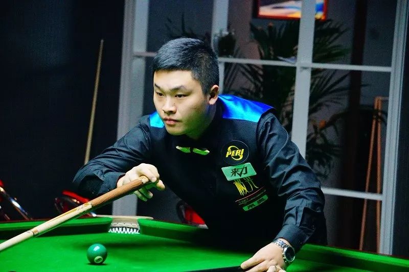 他们与一名 他们与一名