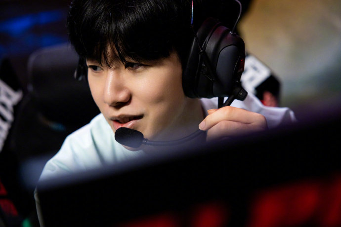 也是各自战 也是各自战