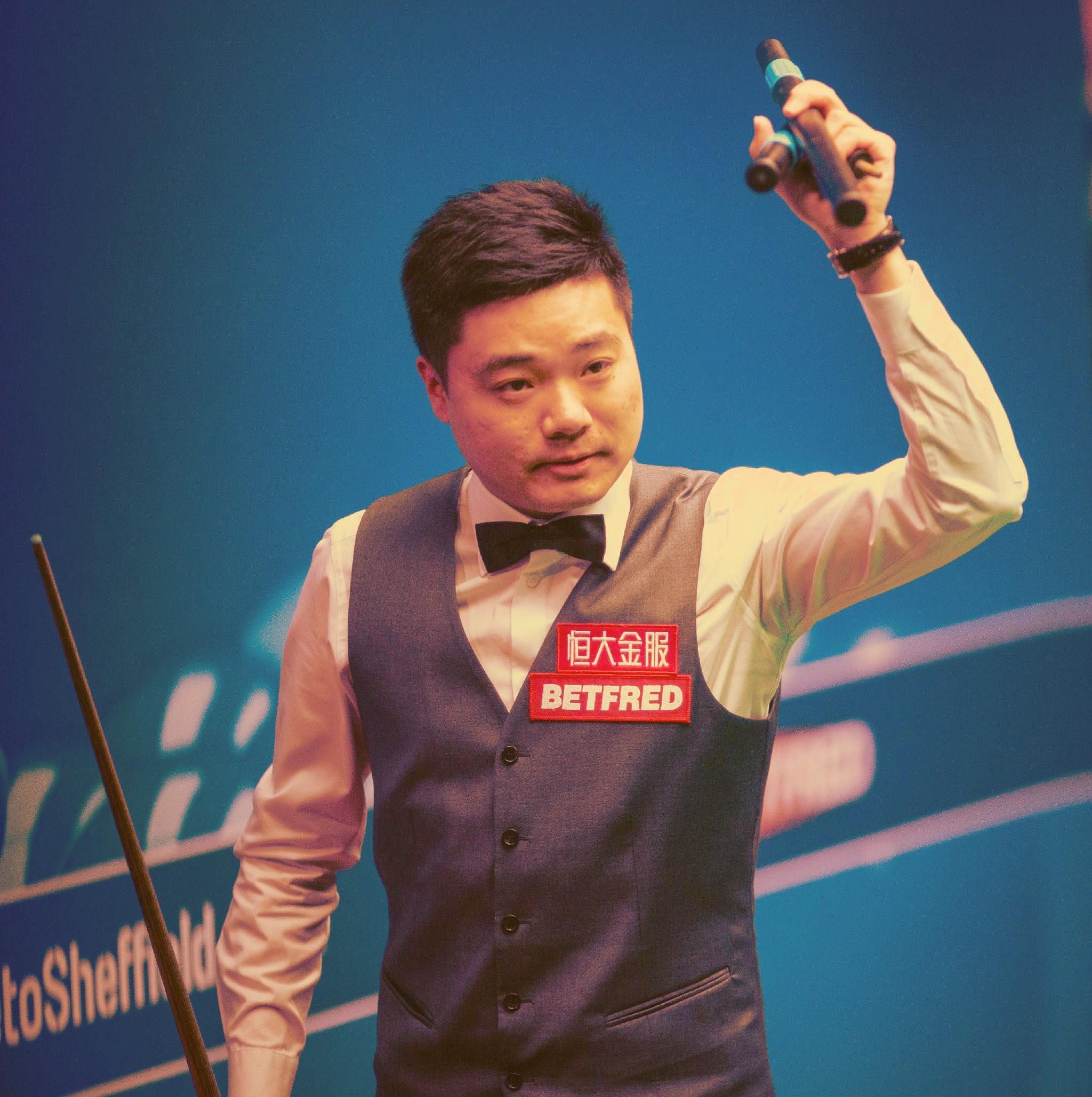 他在关键时 他在关键时